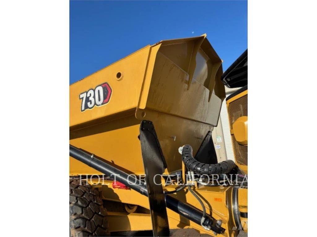 CAT 730-04 ساحبات مفصلية