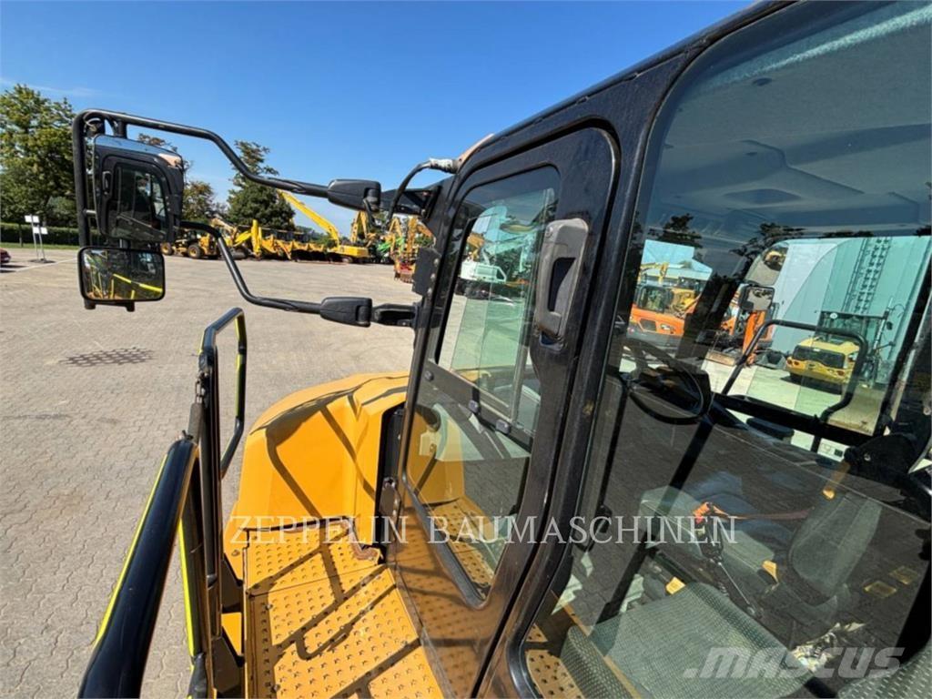 CAT 730-04A ساحبات مفصلية