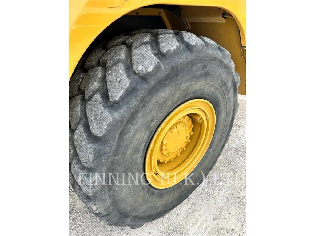 CAT 730-04A ساحبات مفصلية
