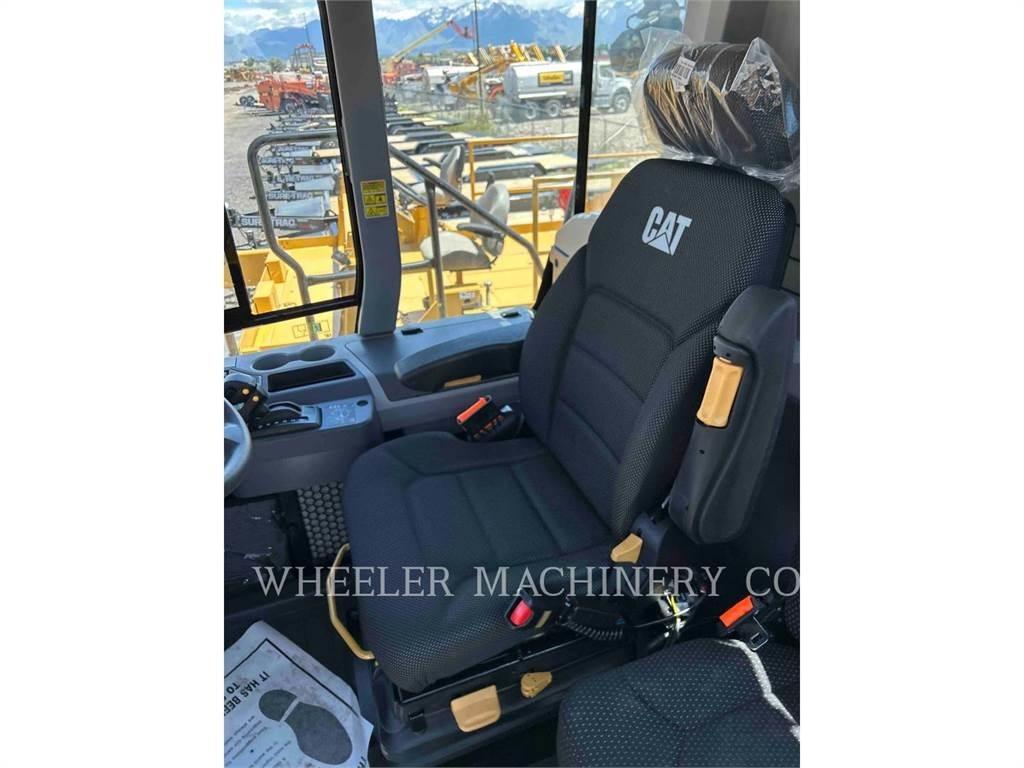 CAT 730 TG ساحبات مفصلية