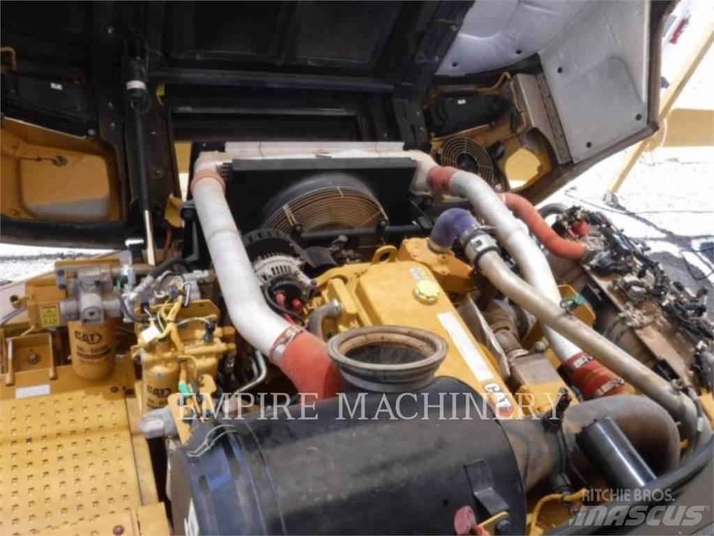 CAT 730 TG ساحبات مفصلية