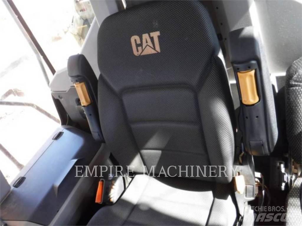 CAT 730 TG ساحبات مفصلية