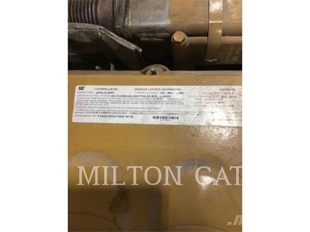 CAT 730 WW ساحبات مفصلية
