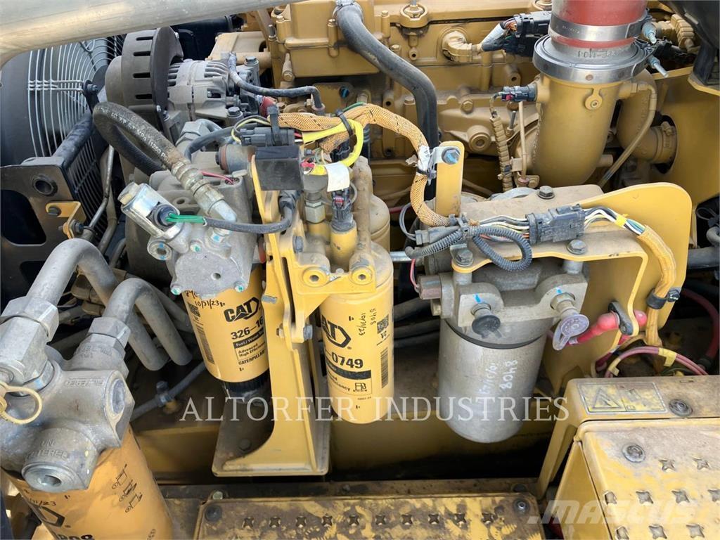 CAT 730C WT ساحبات مفصلية