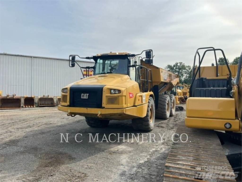 CAT 735 شاحنات قلابة