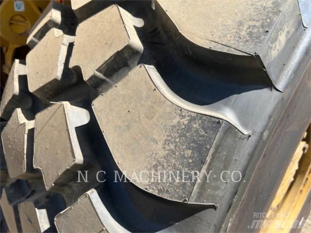 CAT 735 ساحبات مفصلية