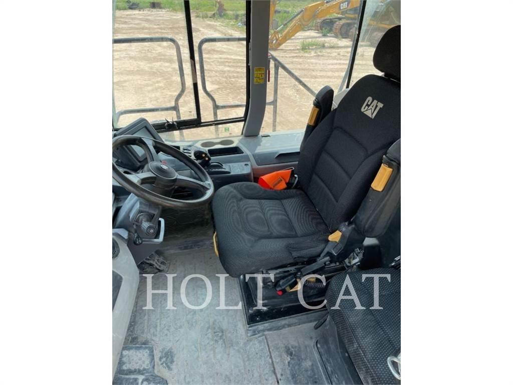 CAT 735 ساحبات مفصلية
