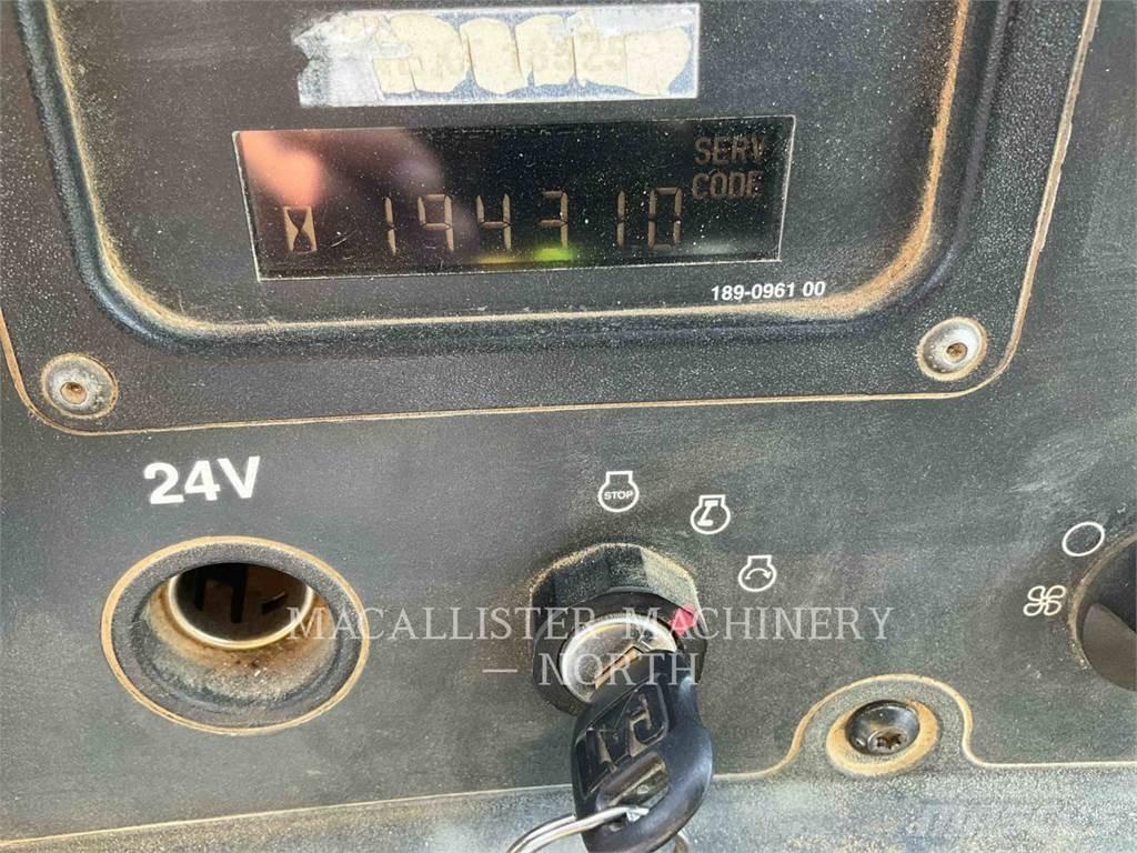 CAT 735 ساحبات مفصلية