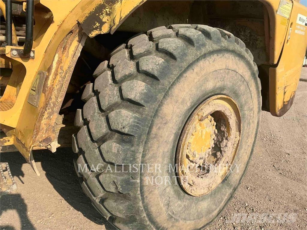 CAT 735 T (OLD) ساحبات مفصلية