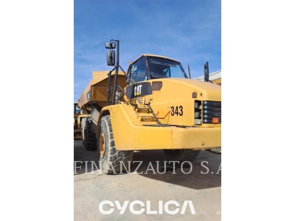 CAT 740 ساحبات مفصلية