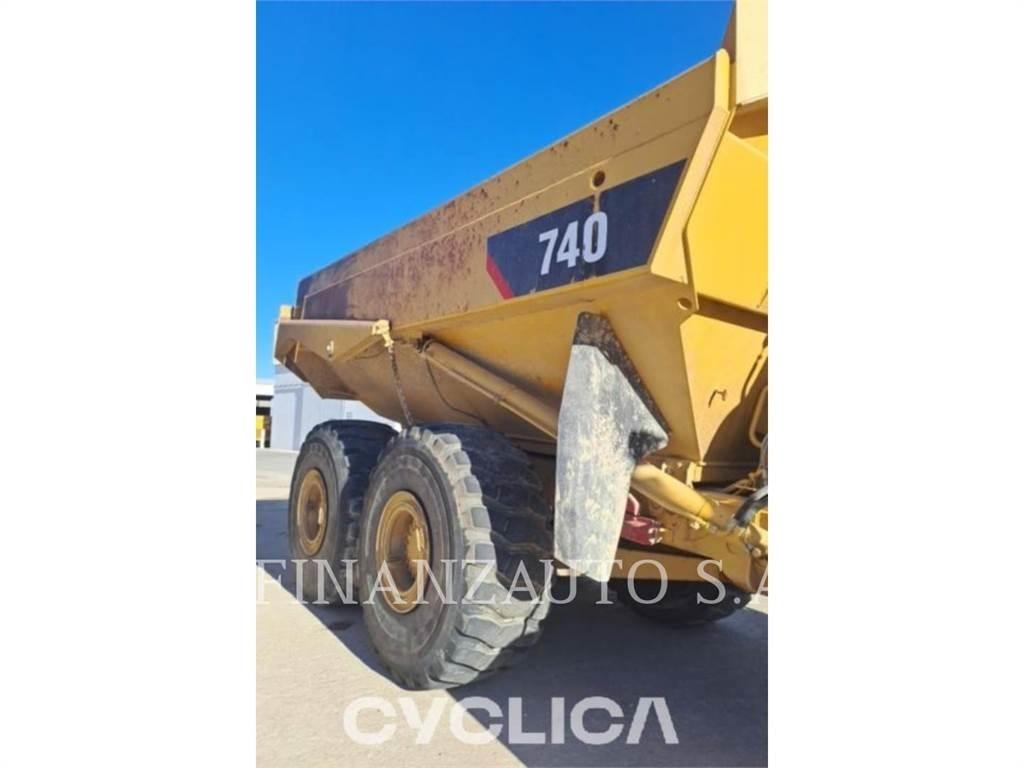 CAT 740 ساحبات مفصلية