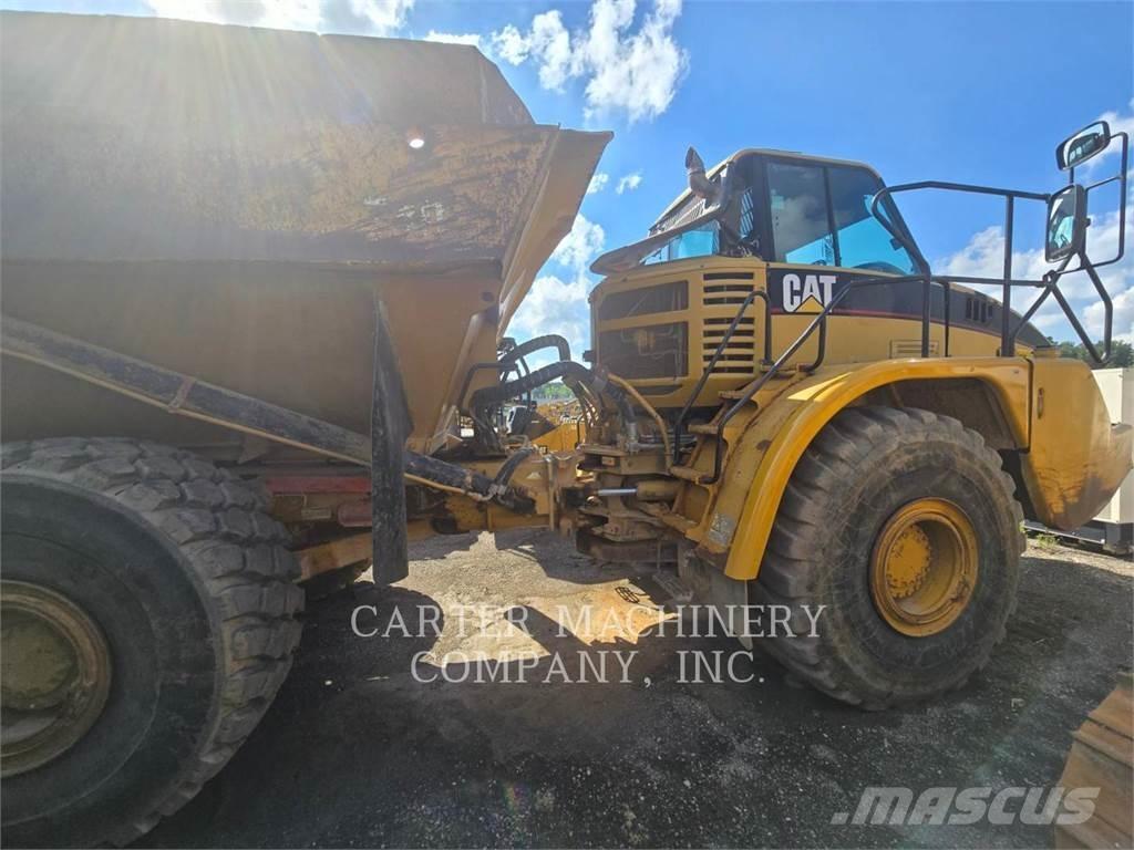 CAT 740 ساحبات مفصلية