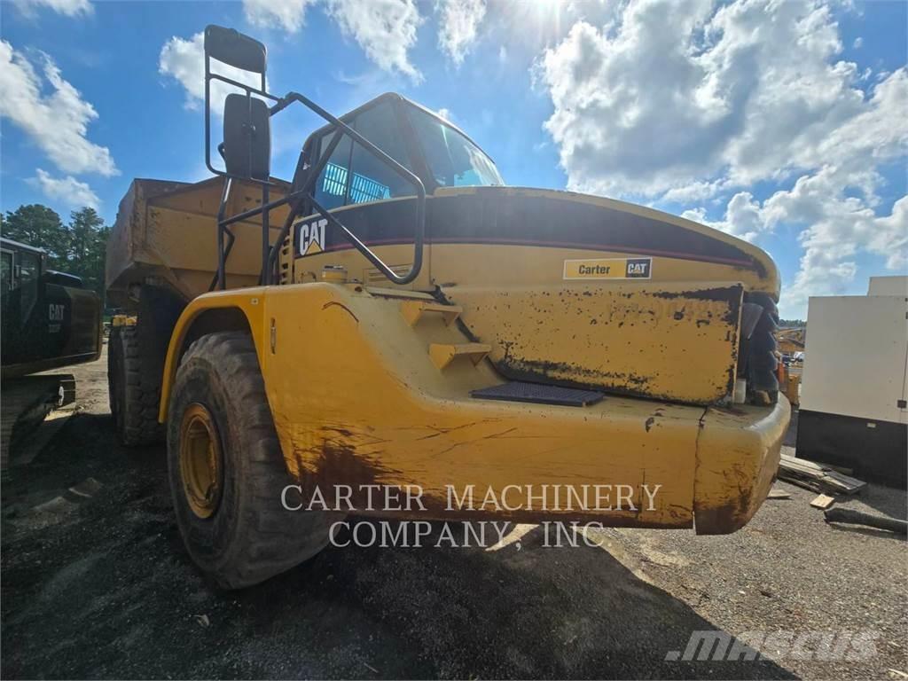 CAT 740 ساحبات مفصلية
