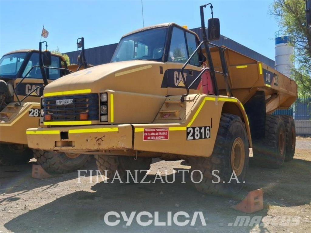 CAT 740 ساحبات مفصلية