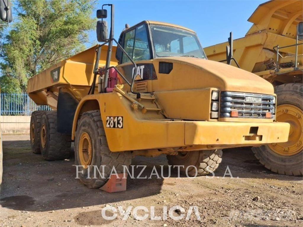 CAT 740 ساحبات مفصلية