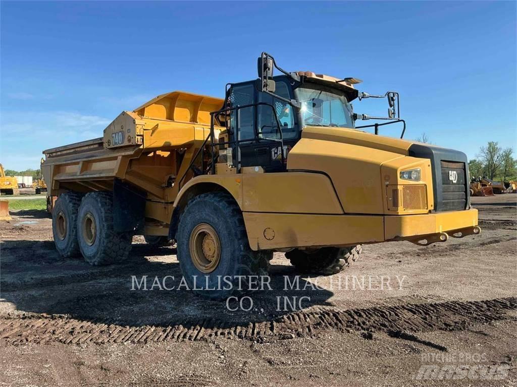 CAT 740 4EJ ساحبات مفصلية