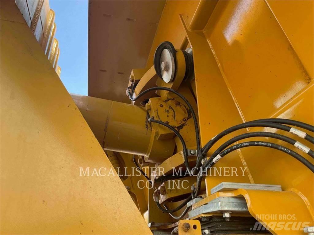 CAT 740 EJECTOR ساحبات مفصلية