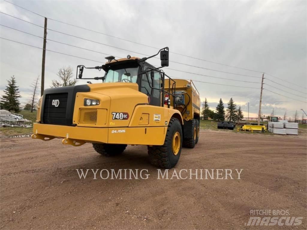 CAT 740 GC ساحبات مفصلية