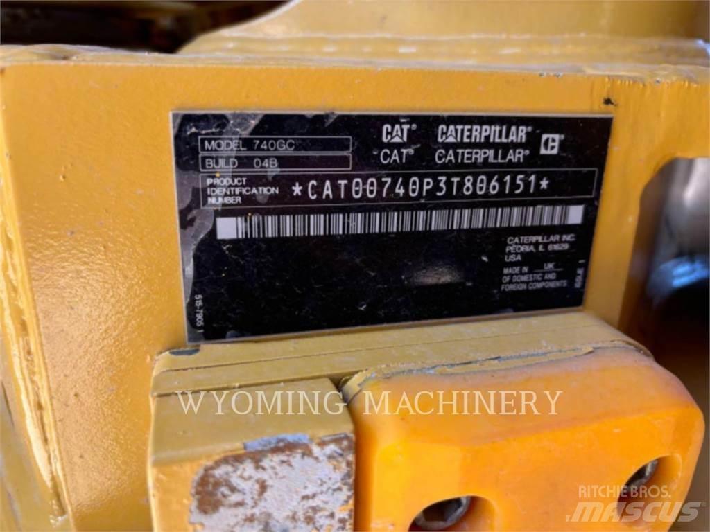 CAT 740 GC ساحبات مفصلية