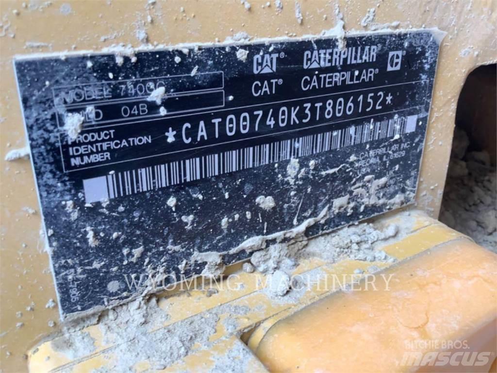 CAT 740 GC ساحبات مفصلية