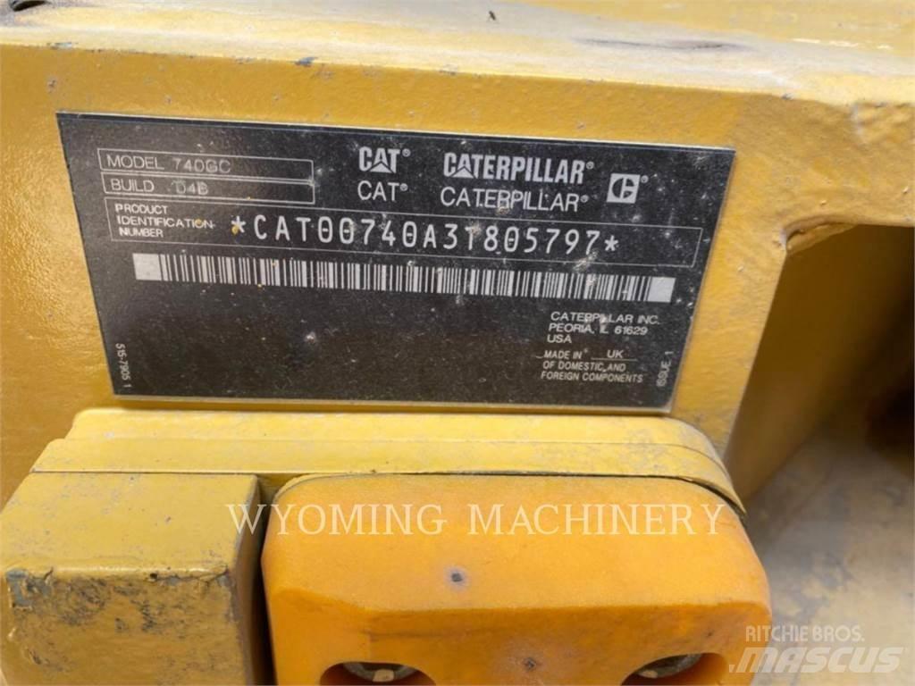 CAT 740 GC ساحبات مفصلية