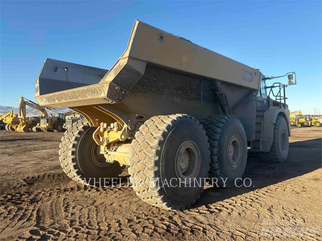 CAT 740 GC ساحبات مفصلية