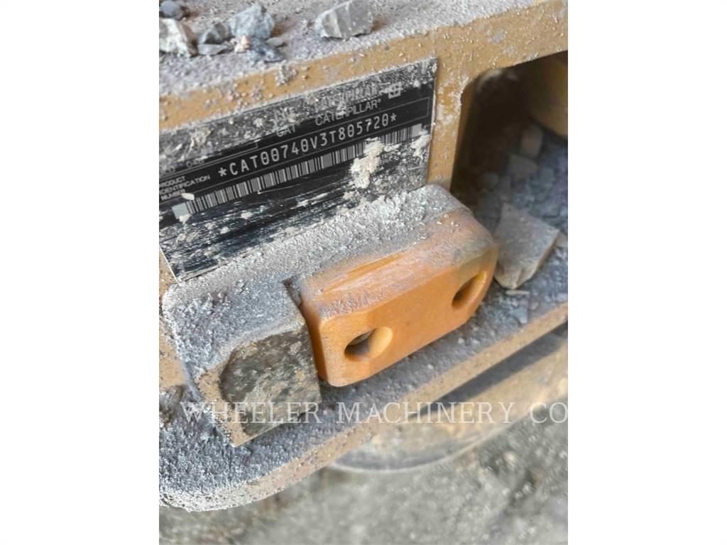 CAT 740 GC ساحبات مفصلية