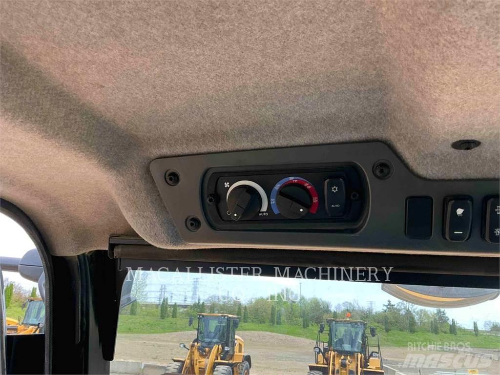 CAT 740 GC ساحبات مفصلية