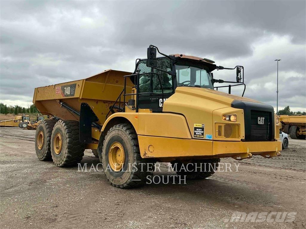 CAT 740 GC ساحبات مفصلية