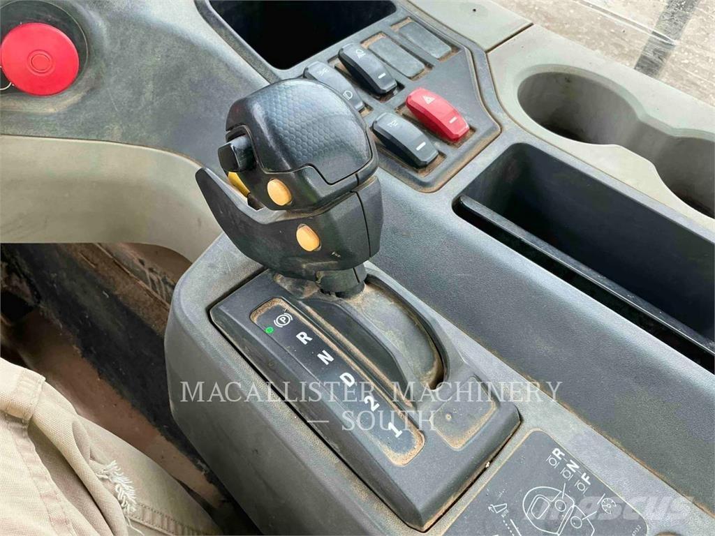 CAT 740 GC ساحبات مفصلية