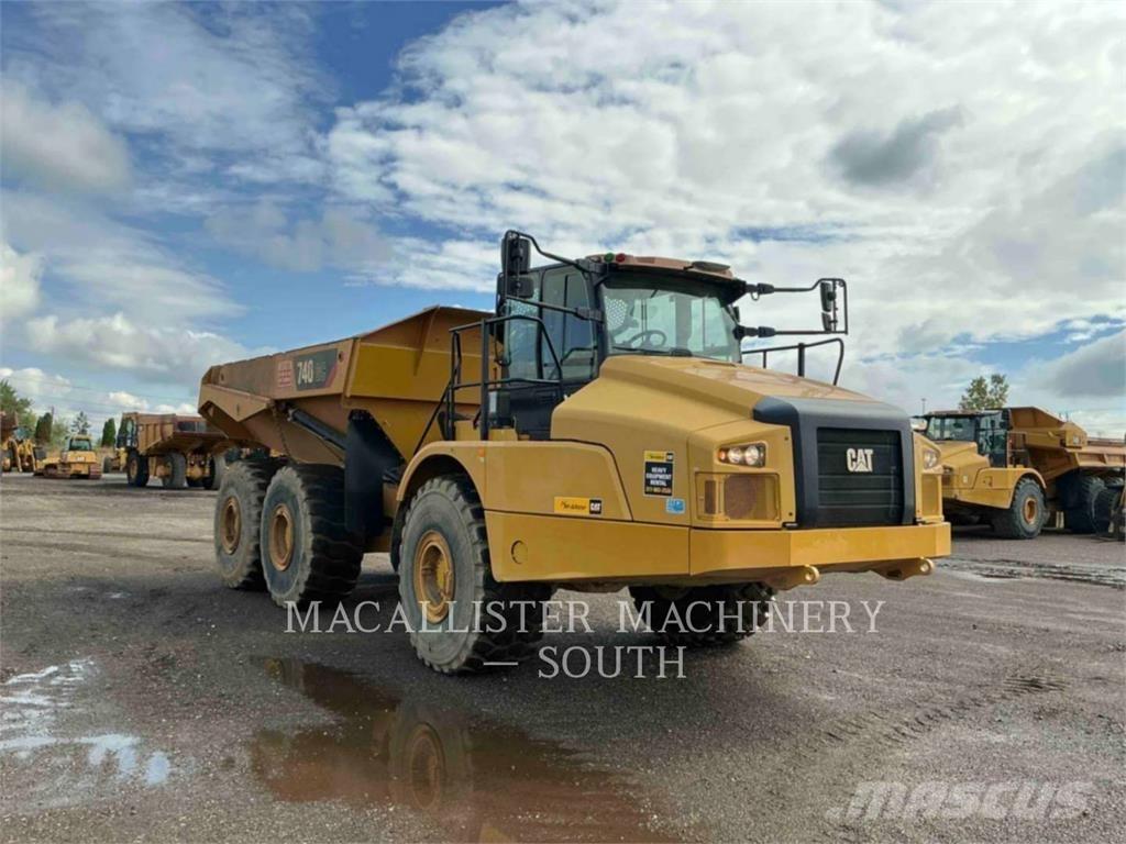 CAT 740 GC ساحبات مفصلية