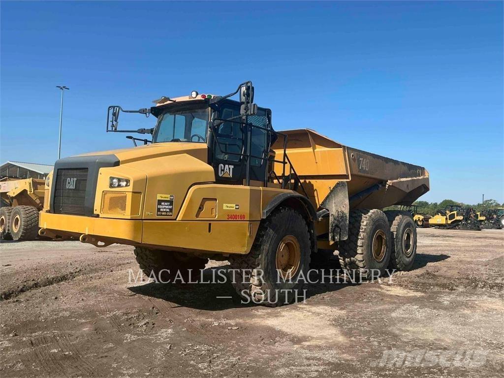 CAT 740 GC ساحبات مفصلية