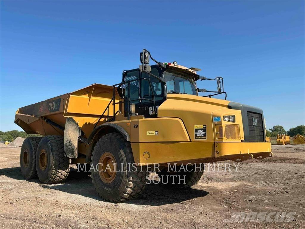 CAT 740 GC ساحبات مفصلية