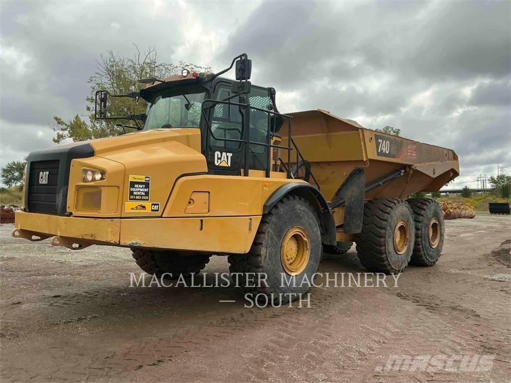 CAT 740 GC ساحبات مفصلية