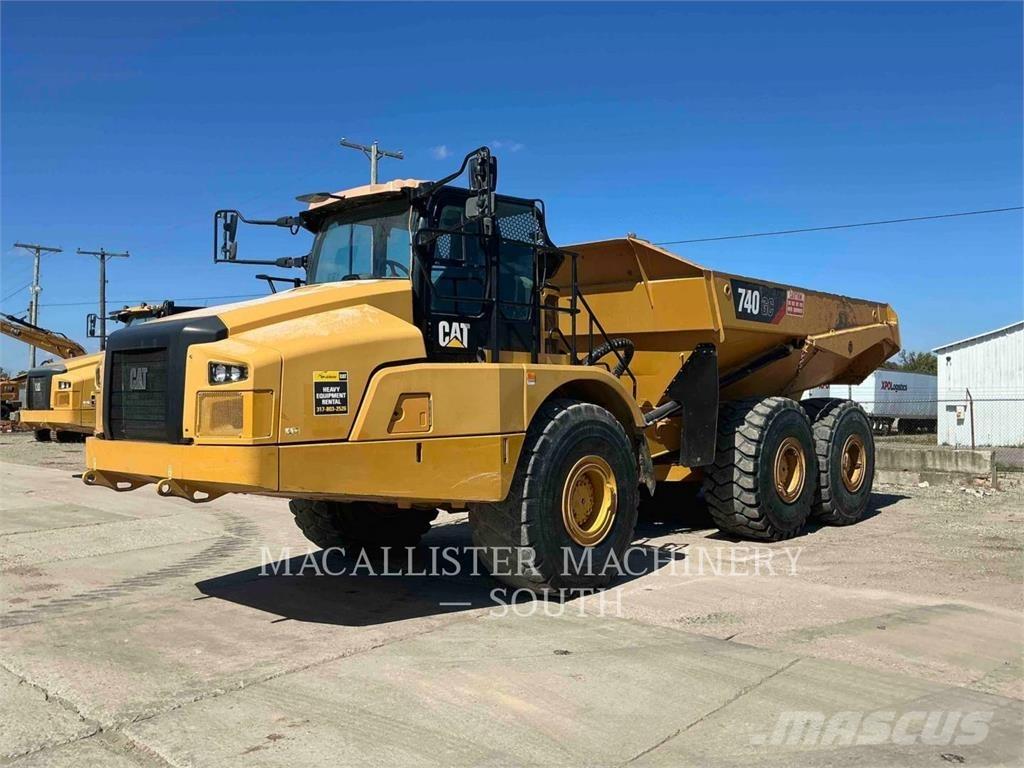 CAT 740 GC ساحبات مفصلية
