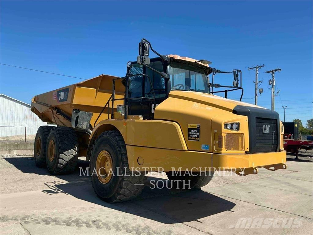 CAT 740 GC ساحبات مفصلية