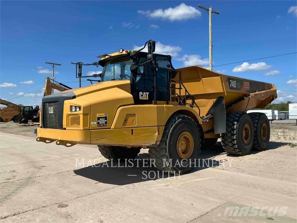 CAT 740 GC ساحبات مفصلية