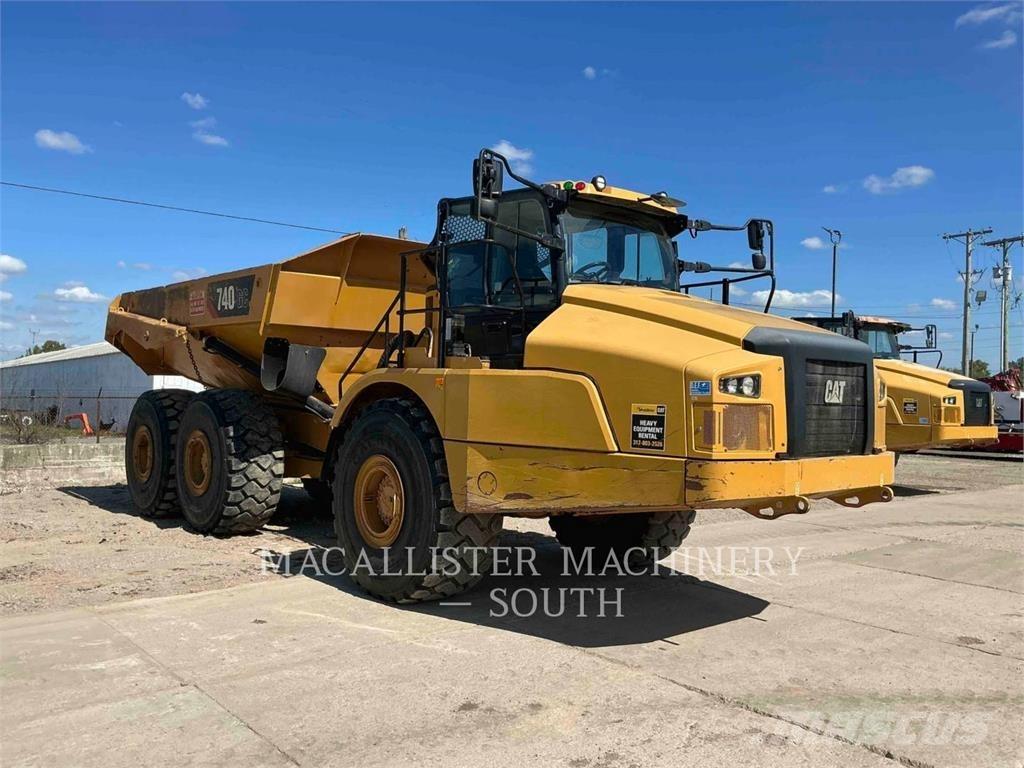 CAT 740 GC ساحبات مفصلية