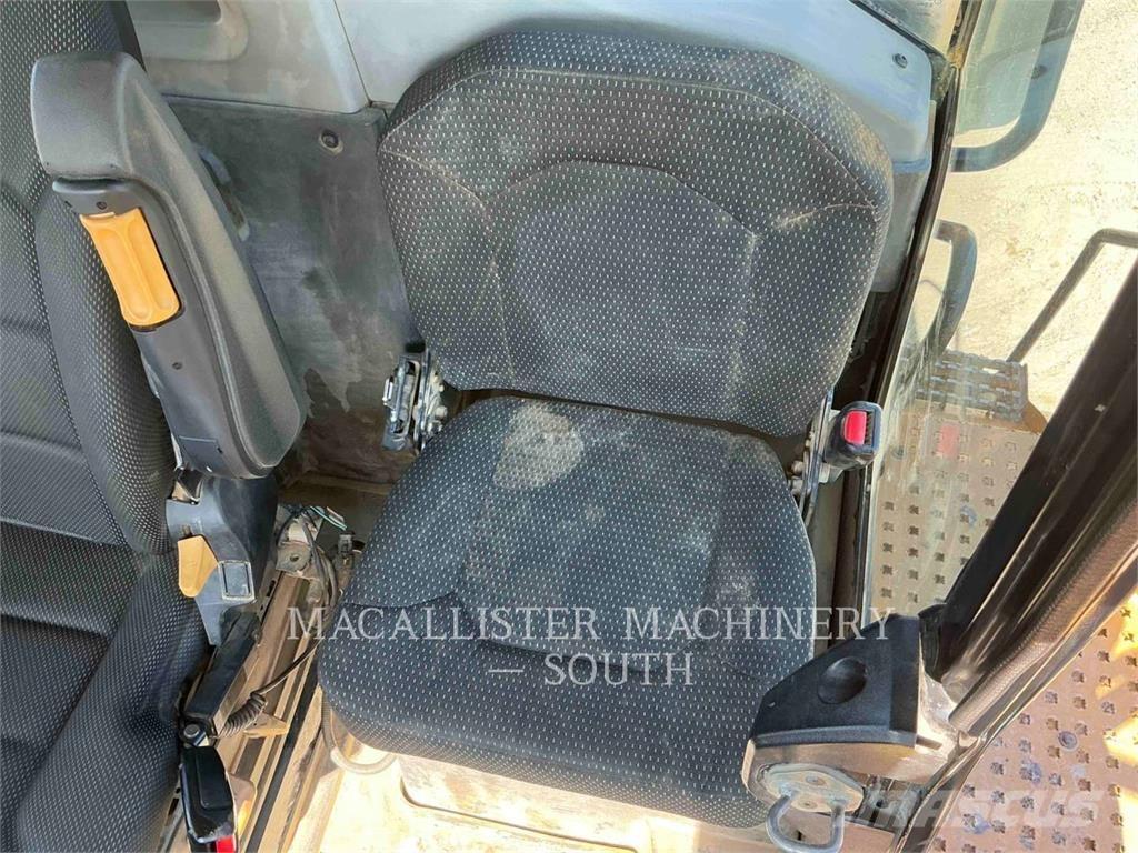 CAT 740 GC ساحبات مفصلية