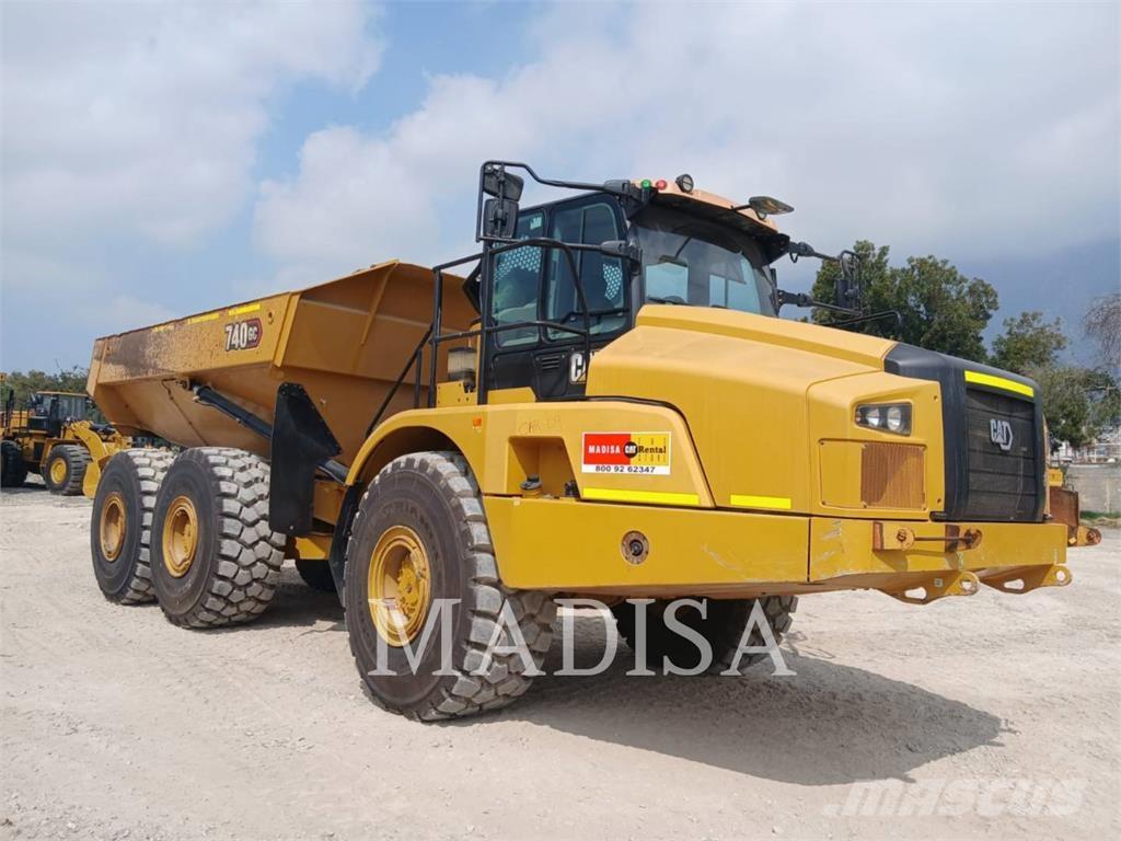 CAT 740 GC ساحبات مفصلية
