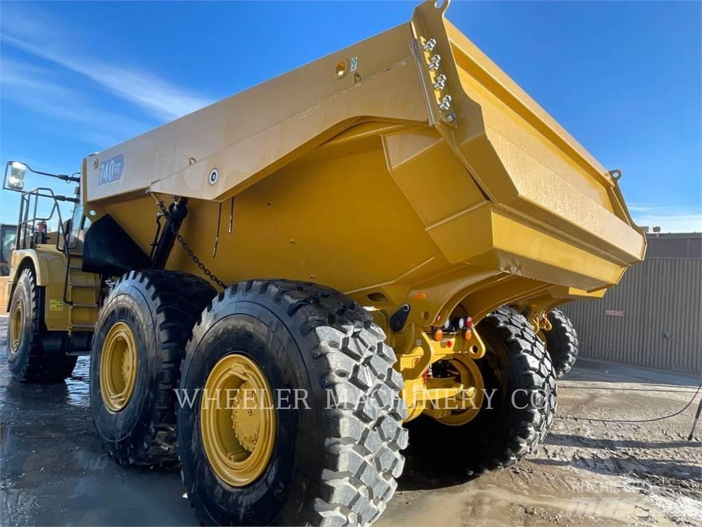 CAT 740 GC TG ساحبات مفصلية