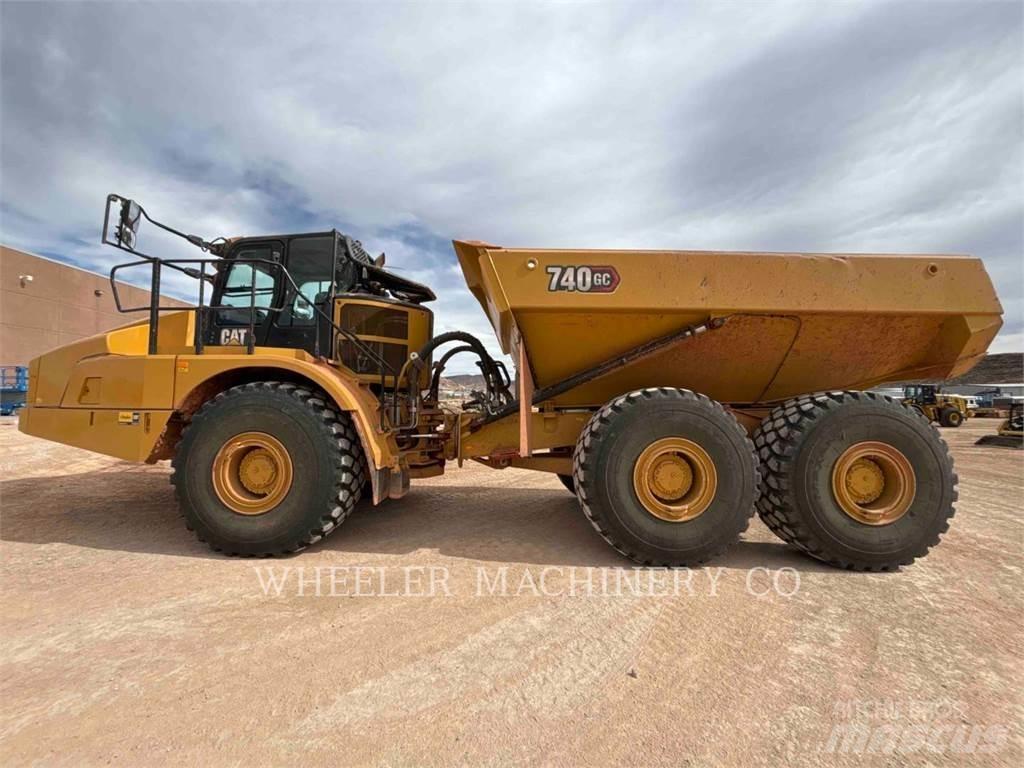 CAT 740 GC TG ساحبات مفصلية