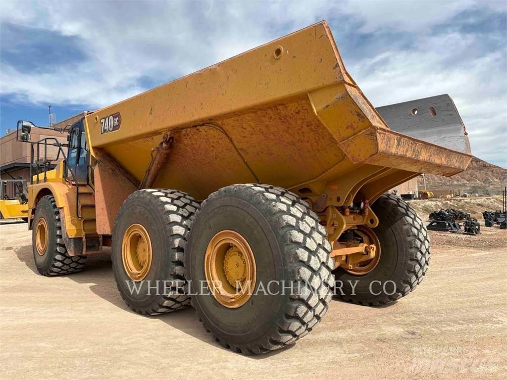 CAT 740 GC TG ساحبات مفصلية