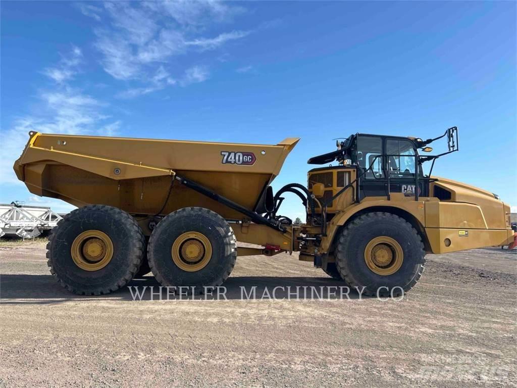 CAT 740 GC TG ساحبات مفصلية