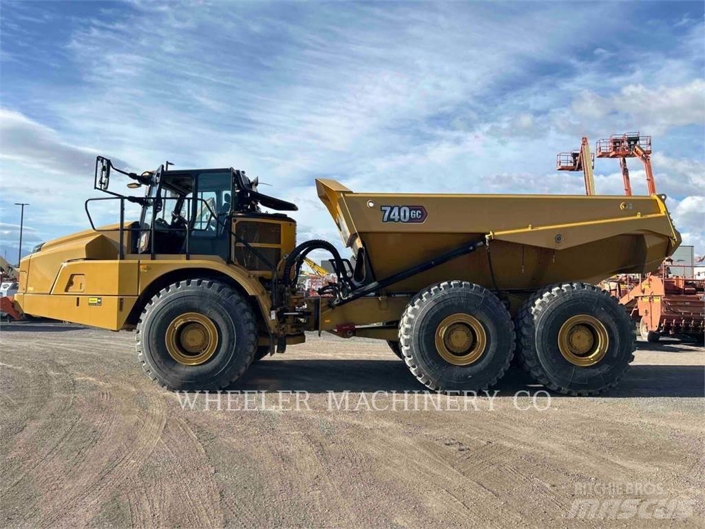 CAT 740 GC TG ساحبات مفصلية