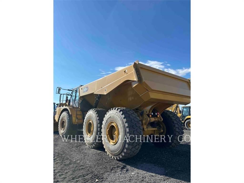 CAT 740 GC TG ساحبات مفصلية