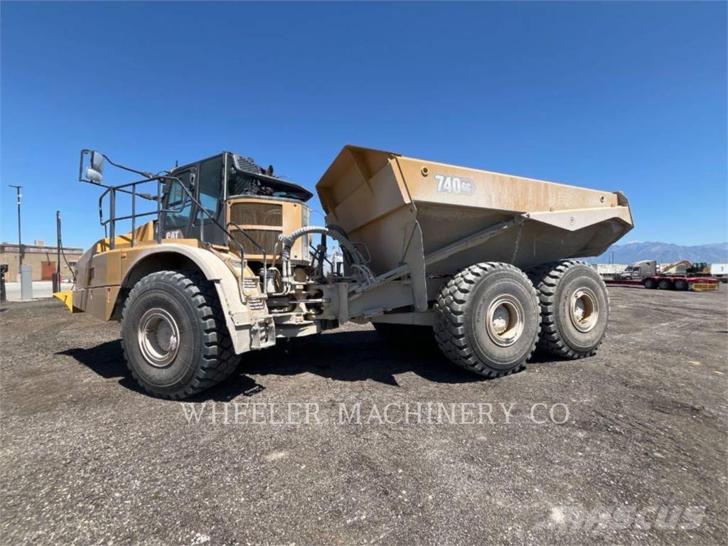 CAT 740 GC TG ساحبات مفصلية