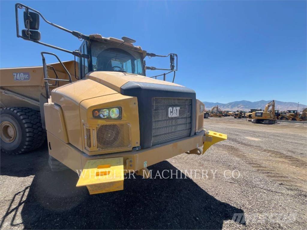 CAT 740 GC TG ساحبات مفصلية
