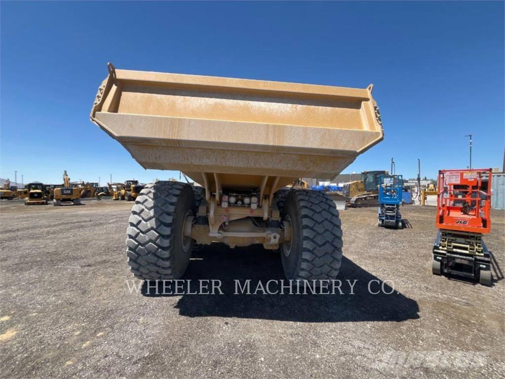 CAT 740 GC TG ساحبات مفصلية