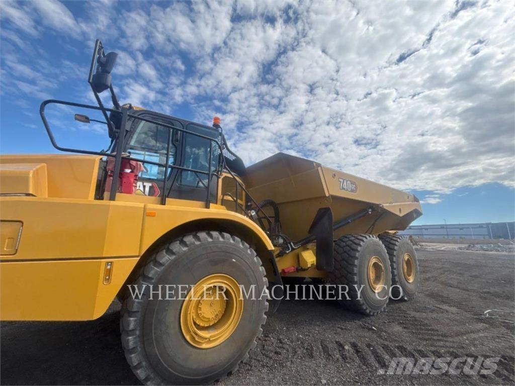 CAT 740 GC TG ساحبات مفصلية